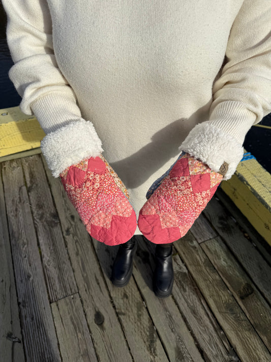 Lucy (PINK) Mittens